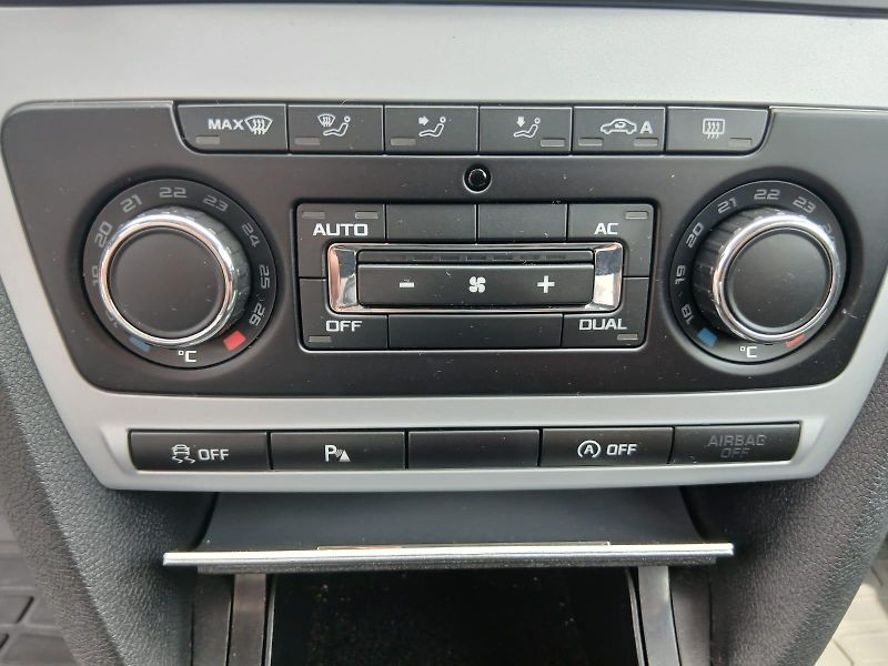 Škoda Octavia 1.6 TDI, BEZ KOROZE! - fotka 34 z 43