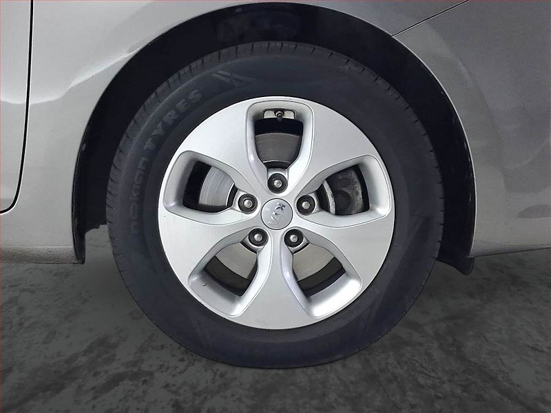 Kia Carens (2016) 1.6 GDI, ČR,1.maj, Serv.kniha - fotka 14 z 18