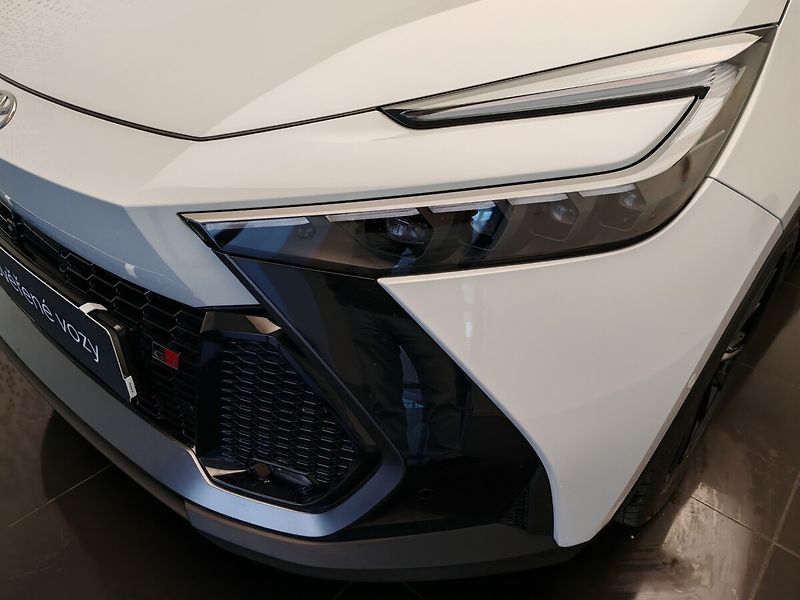 Toyota C-HR 2.0 PHEV 4x2 GR SPORT - fotka 9 z 49