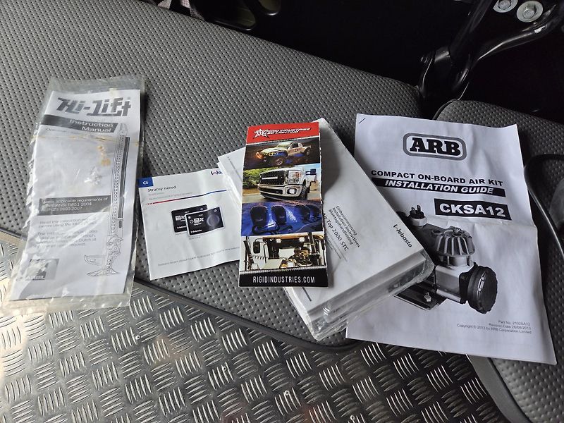 Land Rover Defender TDi HOBSON Military - RENOVACE - fotka 23 z 44