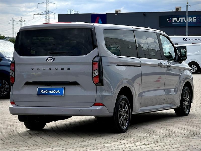 Ford Tourneo Custom 2,0 EcoBlue 125kW Titanium L2 - fotka 5 z 32