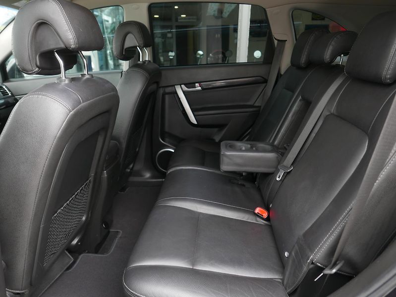 Chevrolet Captiva 2,2 Td 120kW Navi REZERVACE - fotka 18 z 35