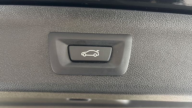 BMW Řada 5 518d AUT Touring - fotka 20 z 29