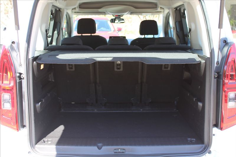 Opel Combo 1,2 T  ČR,1.MAJ,DPH,AUTOMAT - fotka 28 z 31