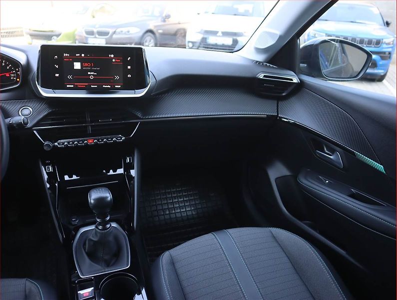Peugeot 208 (2022) Allure 1.2 PureTech - fotka 8 z 20