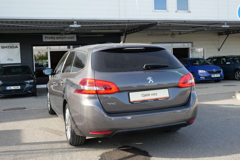 Peugeot 308 - fotka 4 z 6