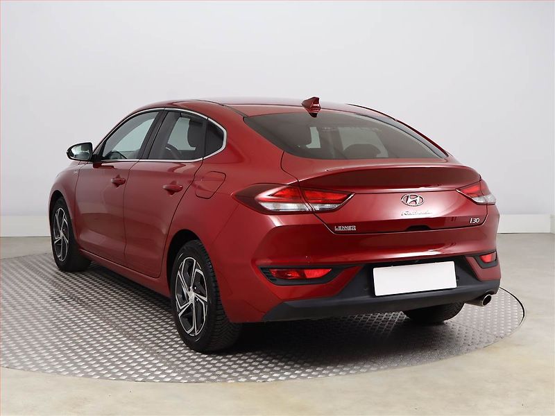 Hyundai i30 (2020) 1.0 T-GDI, Automat, Serv.kniha - fotka 4 z 18