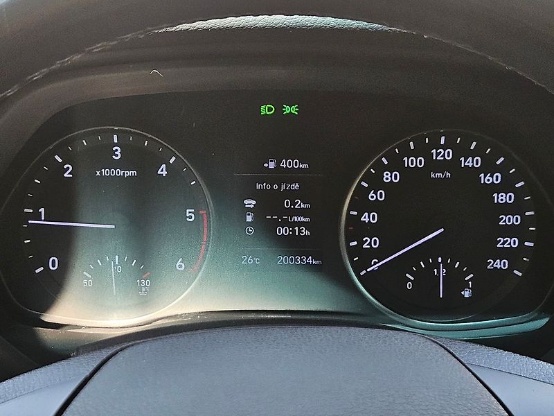 Hyundai i30 1,6 CRDi DPH Trikolor Comfort - fotka 21 z 36