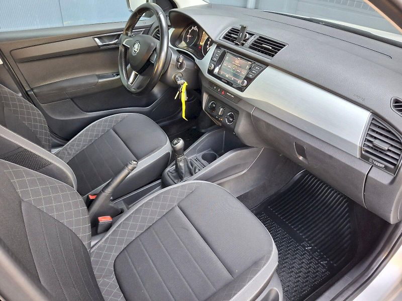 Škoda Fabia (2018) Combi Ambition 1,0TSi 70kW - fotka 14 z 29