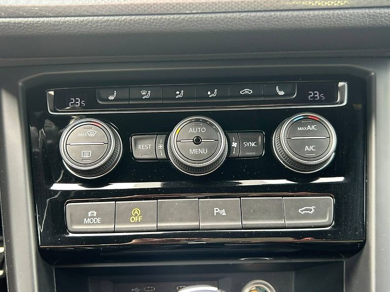 Volkswagen Touran (2022) 2.0 TDI DSG 7míst tažné - fotka 15 z 33