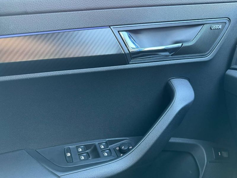 Škoda Karoq SportLine 2,0TDI 110 kW 7° DSG - fotka 32 z 42