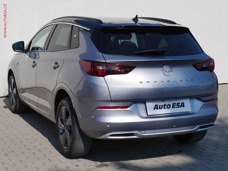 Opel Grandland (2022) 1.5 CDTi, Ultimate, AT, LED - fotka 6 z 21