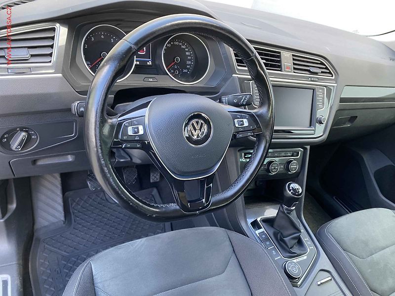 Volkswagen Tiguan (2017) 2.0 TSi 4X4, Highline, LED - fotka 12 z 20