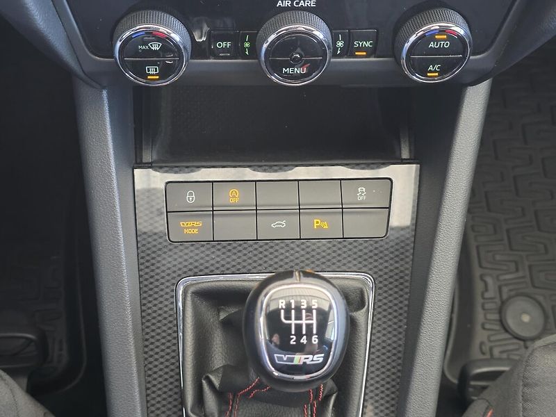 Škoda Octavia Combi 2,0 TDi 135 kW RS - fotka 15 z 23