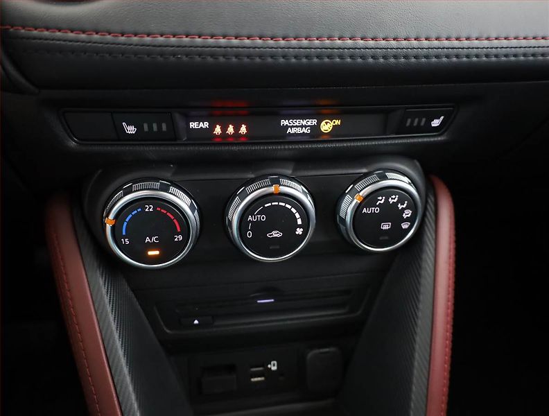 Mazda CX-3 (2017) Revolution 2.0 Skyactiv-G - fotka 10 z 17