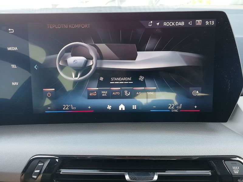 BMW Řada 2 218i 100 kW Active Tourer - fotka 12 z 19