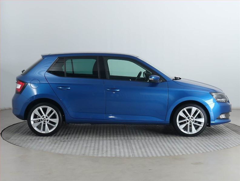 Škoda Fabia (2014) Style 1.2 TSI, Serv.kniha - fotka 6 z 18