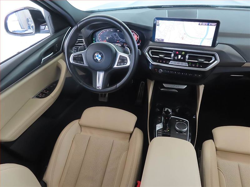 BMW X4 (2023) xDrive20i - fotka 7 z 14
