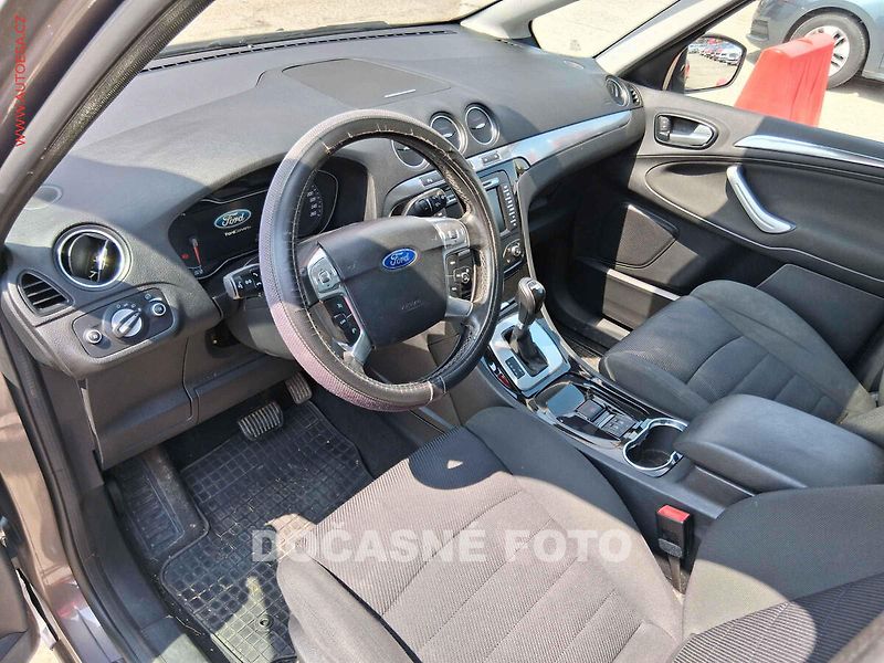 Ford S-MAX (2011) 2.0 TDCI, AT, navi, xenon - fotka 3 z 3
