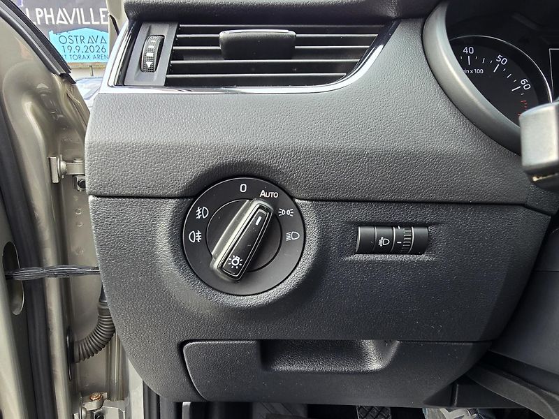 Škoda Octavia 1.4TSI 103KW DIGI KLIMA 1.Maji - fotka 9 z 15