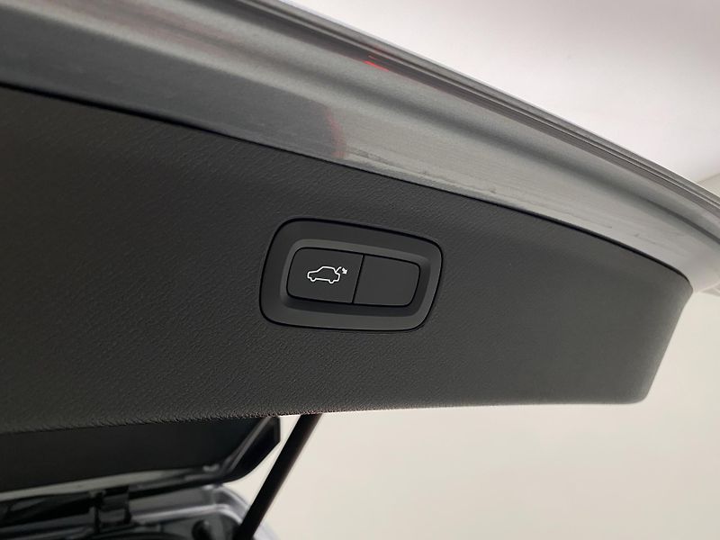 Volvo XC90 D5 AWD INSCRIPTION REZERVACE - fotka 35 z 54