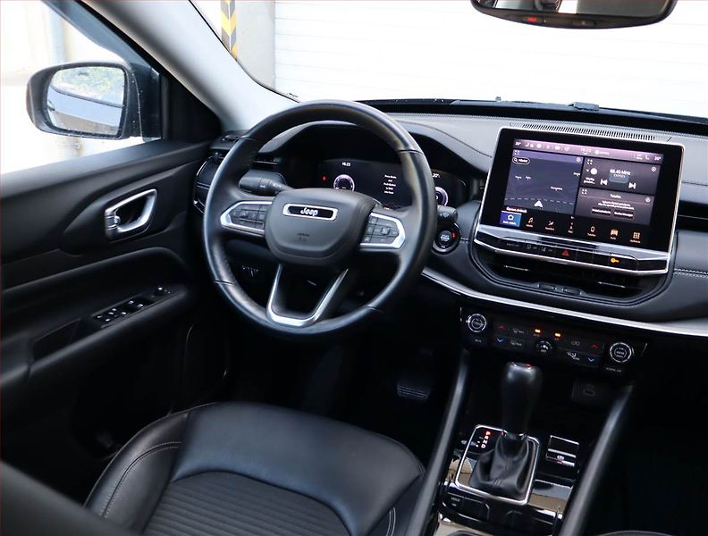 Jeep Compass (2023) 1.5 Turbo e-Hybrid - fotka 7 z 25