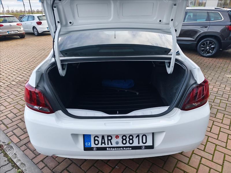 Peugeot 301 1,2 PureTech Allure - fotka 19 z 21
