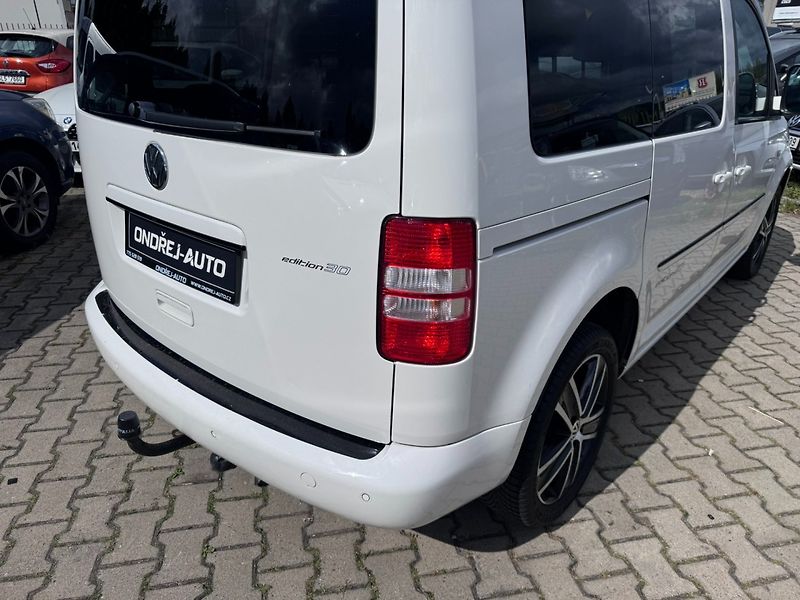 Volkswagen Caddy (2013) EDITION 30 1,6 TDI 75 KW TAŽNÉ - fotka 12 z 50
