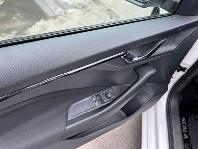 Škoda Scala 1,0 TSI 70 Ambition - fotka 11 z 11
