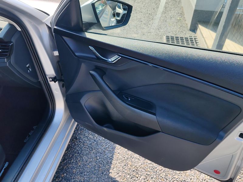 Škoda Scala 1.0 TSI 85KW - fotka 22 z 25