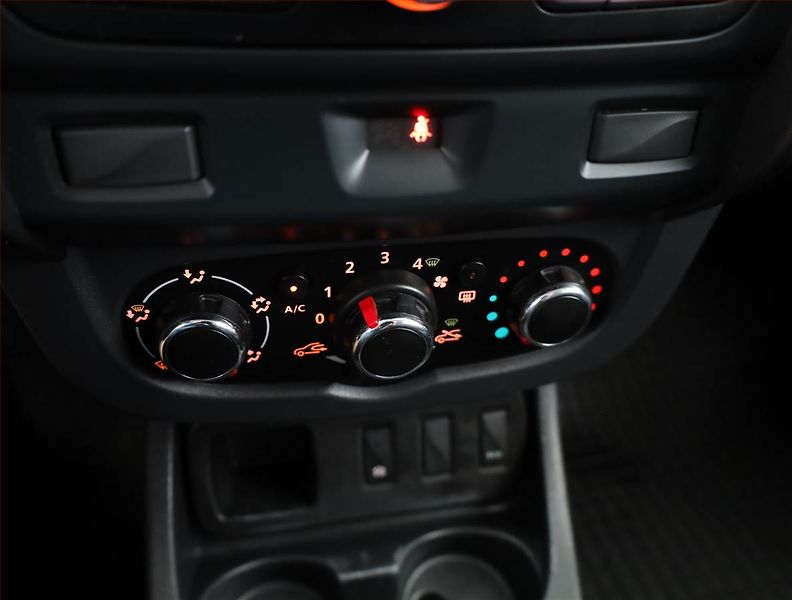 Dacia Duster (2015) 1.6 SCe - fotka 9 z 12