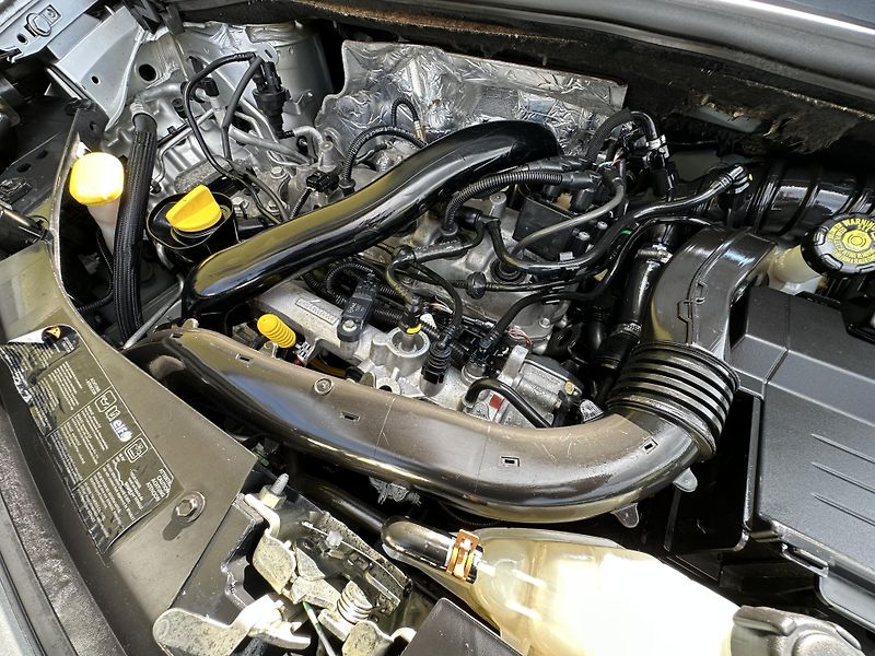Renault Clio (2011) KOMBI 1.2 16V/76kW * 1.Maj.    - fotka 29 z 33