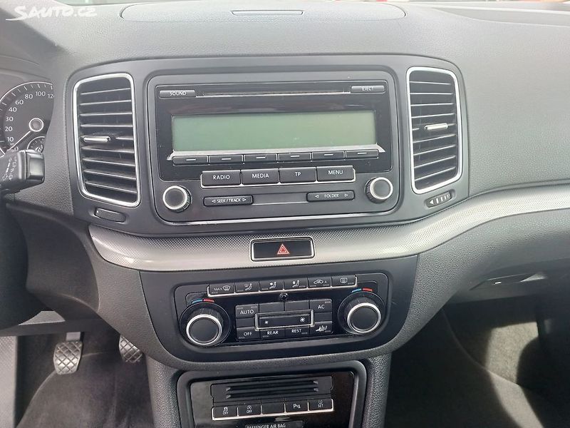 Volkswagen Sharan (2010) 1.4 TSI, tažné - fotka 17 z 31