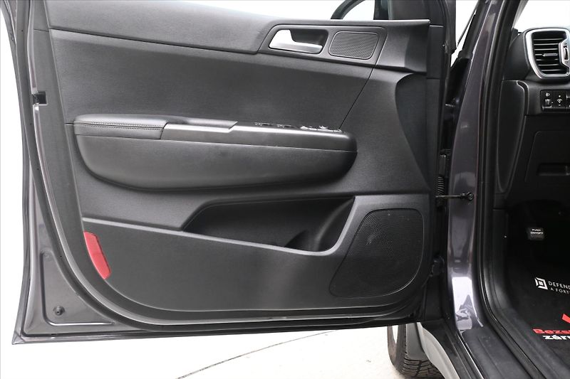 Kia Sportage 1,6 T-GDI 130 kW AWD AT - fotka 23 z 30