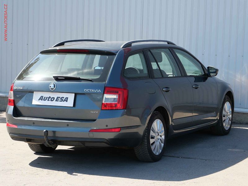 Škoda Octavia (2015) 1.6 TDi 4x4, ČR, Ambition, TZ - fotka 4 z 16