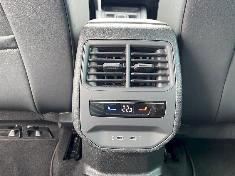 Cupra Formentor (2024) 2.0 TDI 110 kW DSG 4Drive Basi - fotka 25 z 35