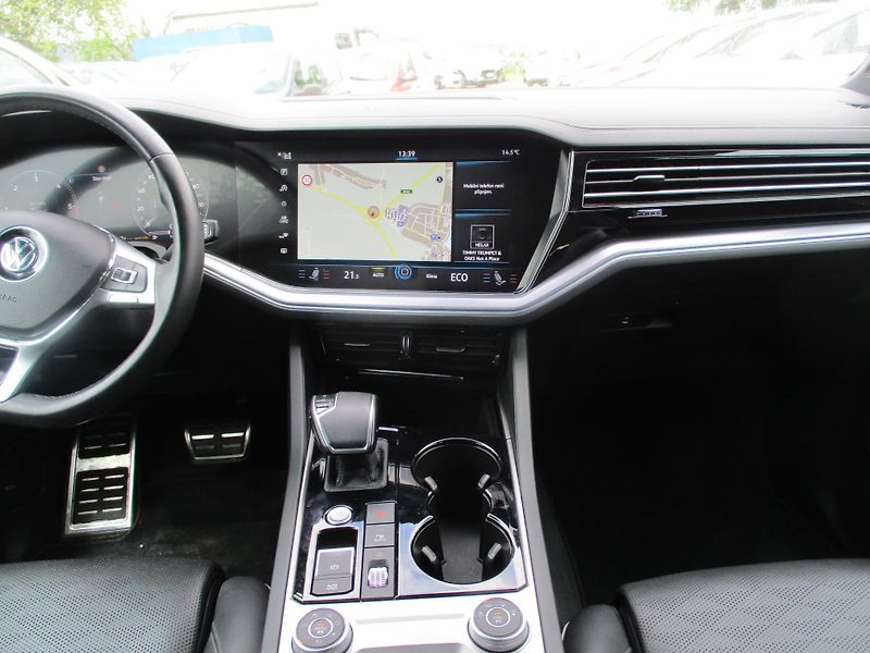 Volkswagen Touareg (2020) R Line 3,0 TDi - fotka 7 z 9