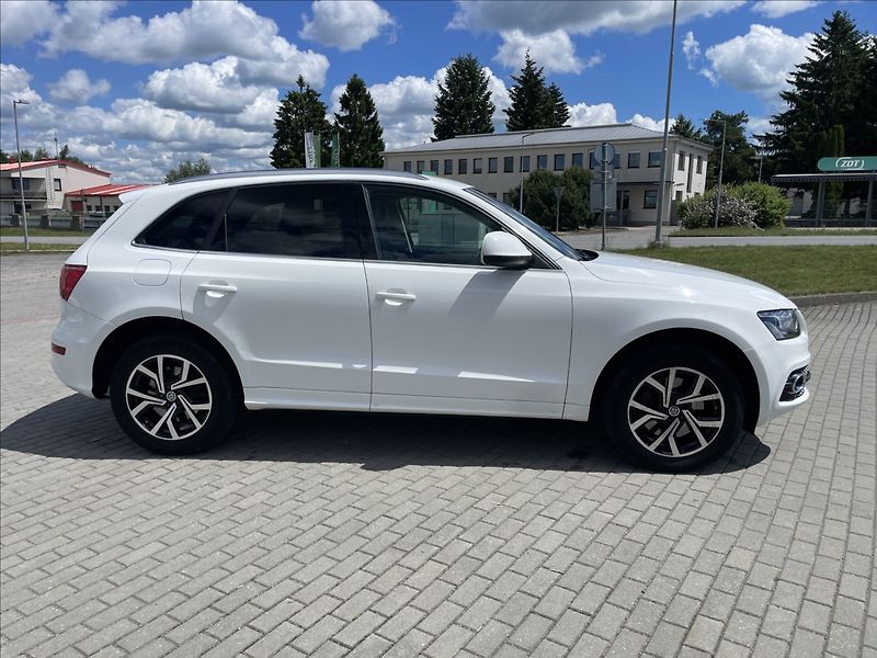 Audi Q5 3,0 TDi Quattro S-Line CZauto - fotka 42 z 44