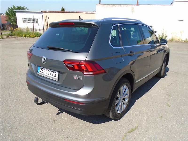 Volkswagen Tiguan 2,0   4X4 110KW - fotka 4 z 27