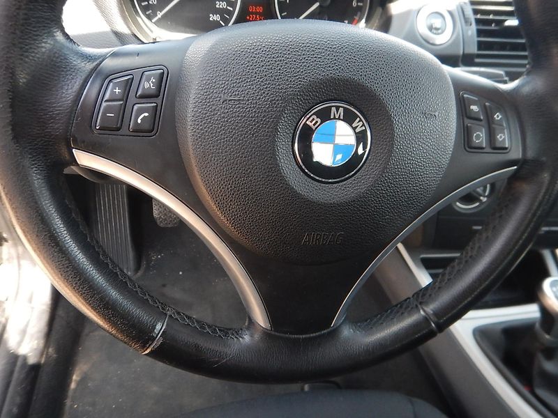 BMW Řada 1 116i, KLIMA, SERVISKA - fotka 18 z 29