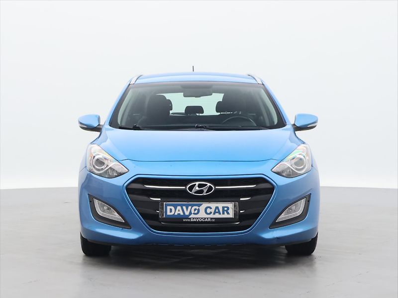 Hyundai i30 1,6 CRDi 81kW CZ Weekend - fotka 2 z 38