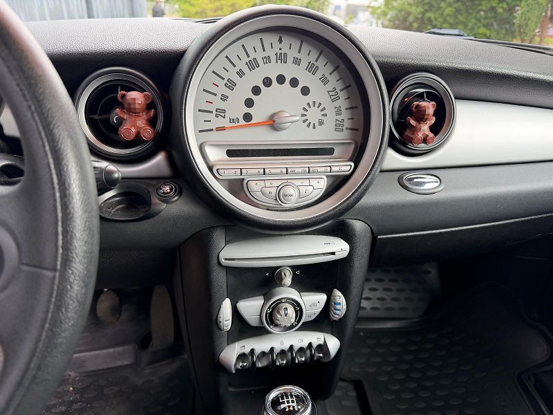 Mini One 1,6i  - fotka 17 z 19
