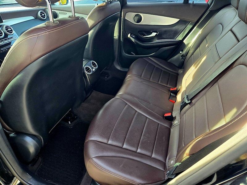 Mercedes-Benz GLC (2018) 2.2 250 D 4x4, DPH - fotka 12 z 24