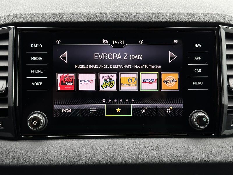 Škoda Karoq 1.5TSi DSG 150PS LED V.Cockpit - fotka 19 z 38
