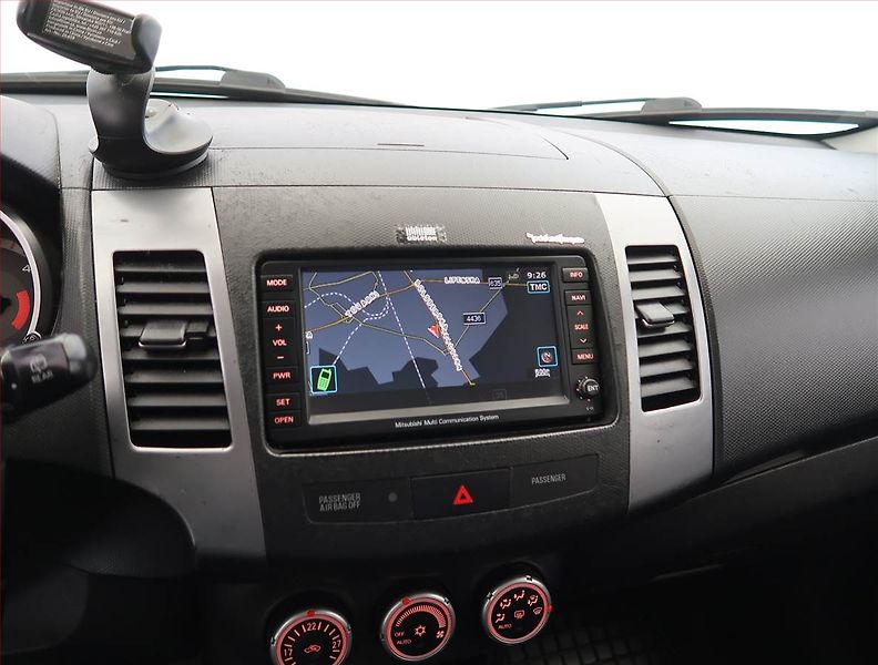 Mitsubishi Outlander (2009) 2.2 DI-D, 4X4, 7 míst, Navi - fotka 13 z 22