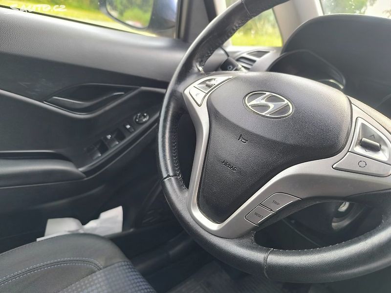 Hyundai ix20 KRÁSNÝ,100TKM,SERVISKA,1MAJ67L - fotka 10 z 24