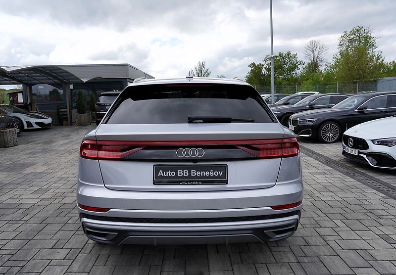 Audi Q8 55 TFSI Q/21kola/S-line/B&O - fotka 5 z 44