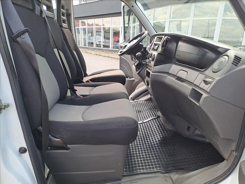 Iveco Daily 3,0 D 35S14 AUTOMAT - fotka 6 z 12