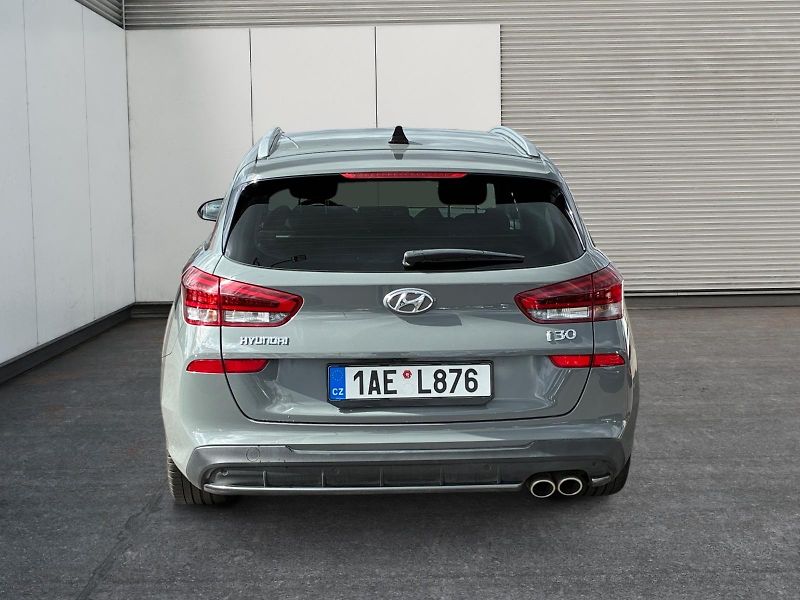 Hyundai i30 (2024) N LINE 1.5T-GDI 118kW CZ DPH - fotka 5 z 11
