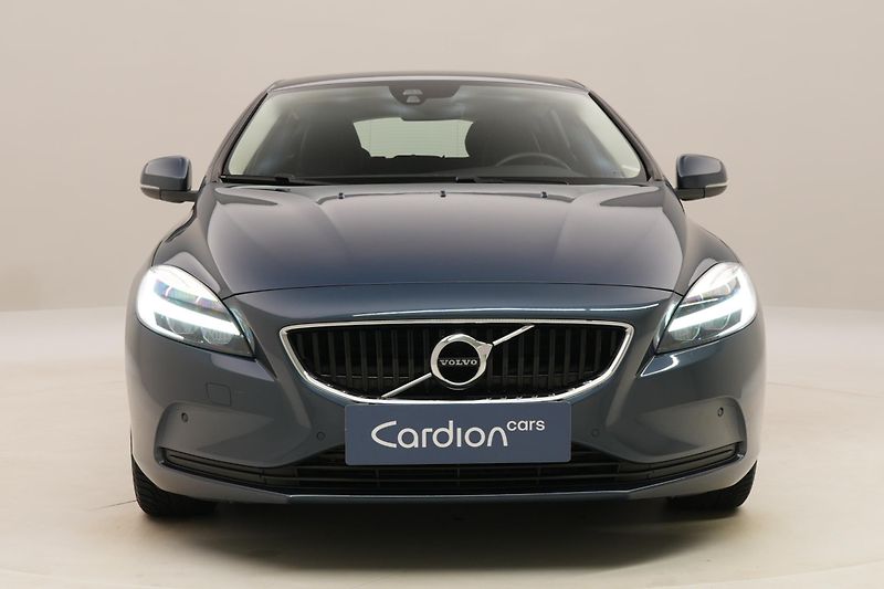 Volvo V40 T2 MOMENTUM  - fotka 15 z 39